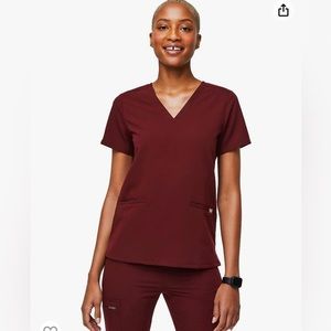 women's Burgundy Casma - Three-Pocket Scrub Top - M / Burgundy